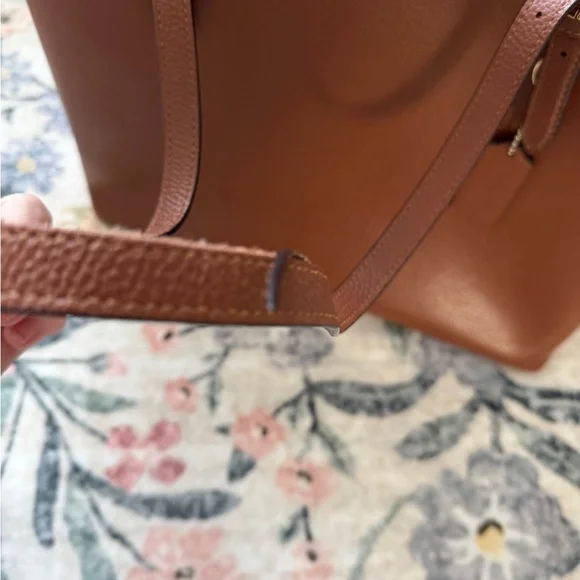 Coach Tan Leather Tote with Pink & Burgundy Interior Middle Zipper Compartment - Picture 5 of 5